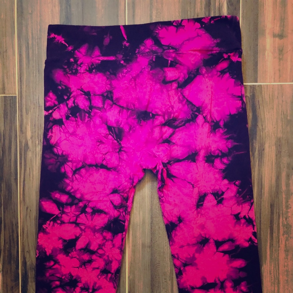 NUX Capri seamless tie dye leggings